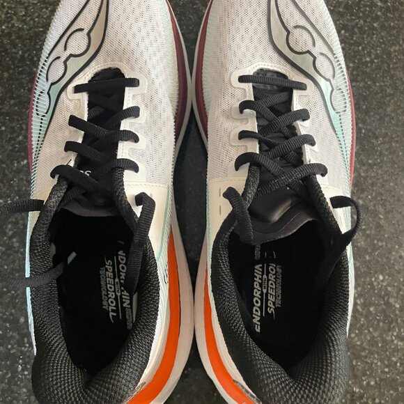 Saucony Endorphin Azura - M9 - 2 miles